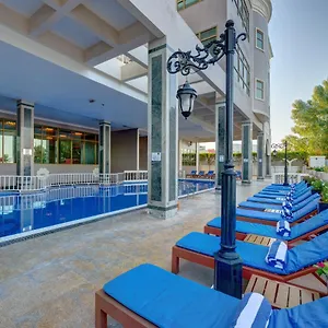 5* Rezort Sahara &